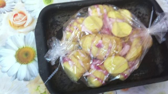 тушеная картошка с салом. смотреть онлайн