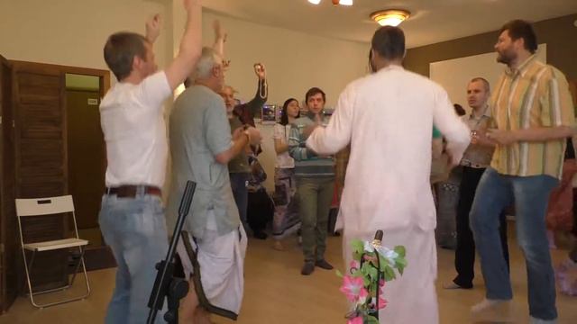 Киртан в последний день Мадхусмита красиво смотреть онлайн