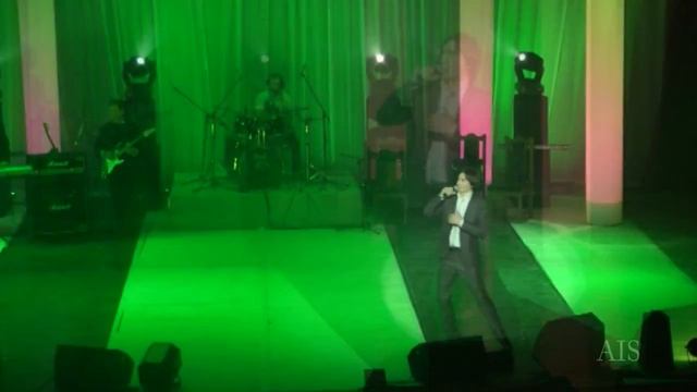 Артур Халатов в концертной программе ПОЕТ ГИТАРА т Фрагмент 14.mp4 смотреть онлайн