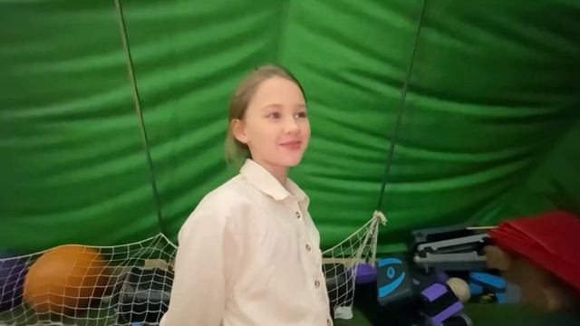 Видео-интервью учеников школы ко Дню танца / Dance cocktail смотреть онлайн