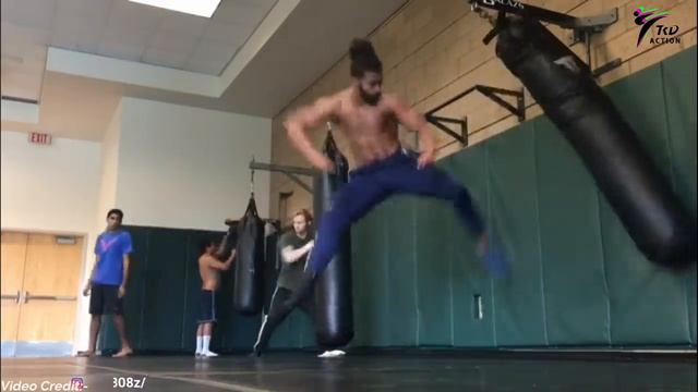 Capoeira Strongest Kick _ Amazing Capoeira Skills _ Brazilian Martial Arts _ @TKD Action.mp4