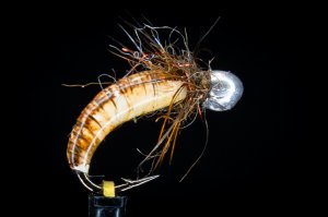 Мушка на хариуса из воздушного шарика