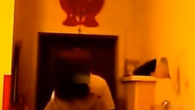 Мужчина снял на видео измену жены с мэром города