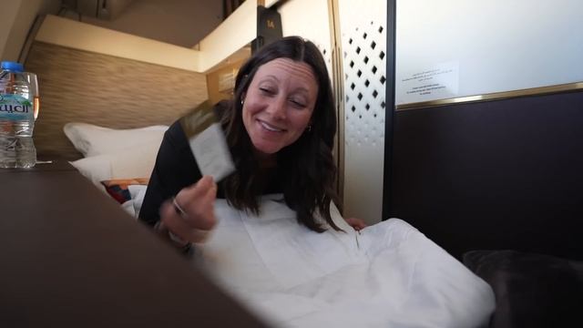 WE PAID $72 FOR THIS FIRST CLASS SUITE (Etihad First Class Experience) смотреть онлайн