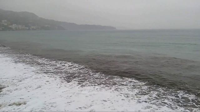 Неспокойное море в Сутоморе..(Черногория) смотреть онлайн
