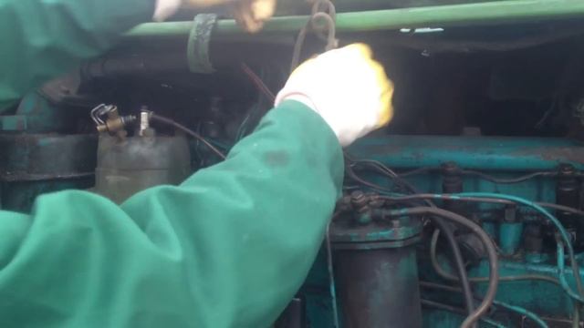 Как заводиться трактор ЮМЗ