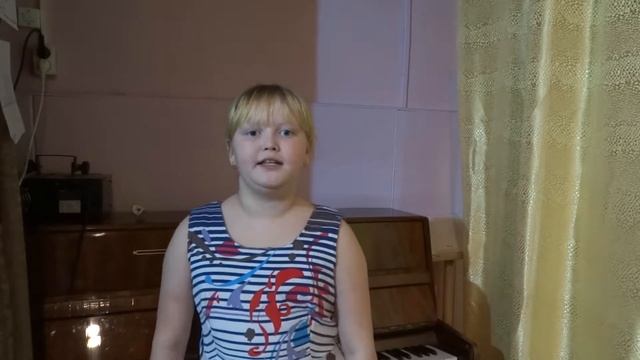 Страна читающая: Елена Торлопова читает стихотворение "Детский день" М.И.Цветаевой смотреть онлайн
