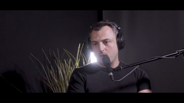 Endeavor Outliers S3 E3: Interview with Stavros Papadopoulos смотреть онлайн