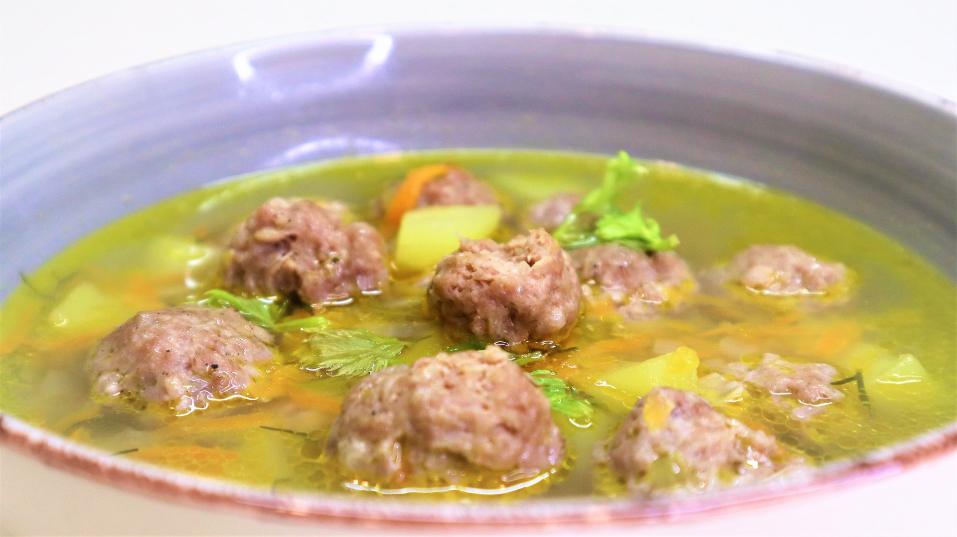 Суп с фрикадельками и вермишелью ?— самый вкусный рецепт?. Приятного просмотра. смотреть онлайн