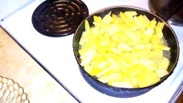 Жареная картошка с чесноком, имбирем и кориандром! Как приготовить картофель с пряностями? смотреть онлайн