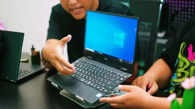 3 JUTA UDAH DAPET LAPTOP SUPER SLIM смотреть онлайн