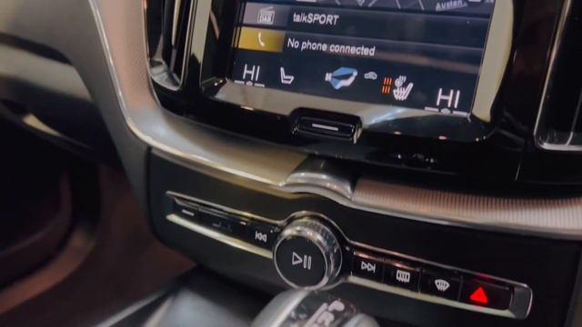 VOLVO XC60 2.0 D4 R-Design Pro SUV Auto AWD смотреть онлайн