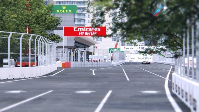 Ferrari F1 2022 F1-75 vs Ferrari F1 2004 at Baku смотреть онлайн