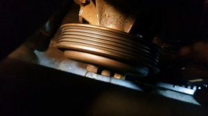 шум люфт грохот водяного насоса шевроле-нива