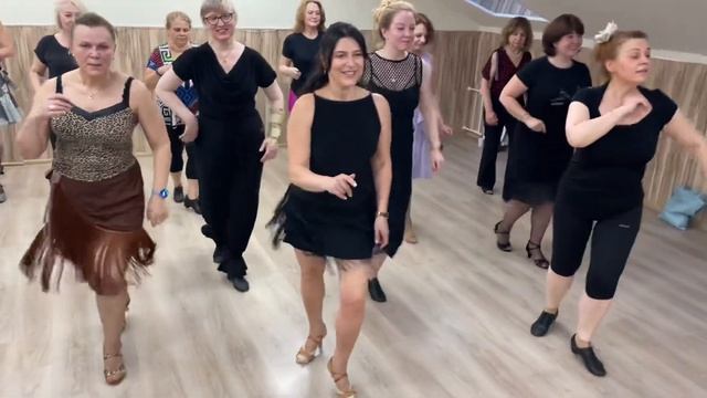 Соло-латина 35+. Начинающие. Школа танцев "Танцевальная галерея". 2023 смотреть онлайн