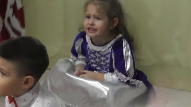 Новогодняя Елка в Сказке - (дети от 4 - х лет) смотреть онлайн