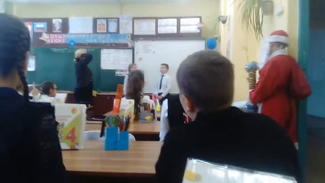 СКРЫТАЯ КАМЕРА В ШКОЛЕ??? смотреть онлайн