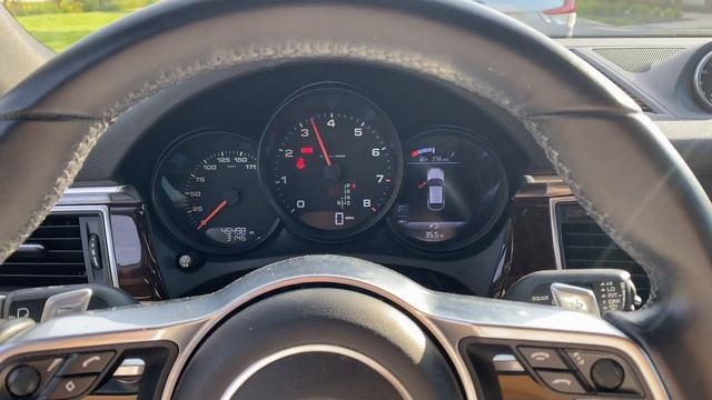 2020 Porsche Macan Startup and Rev In Normal and Sport Mode (2.0L Inline 4) (4K) смотреть онлайн