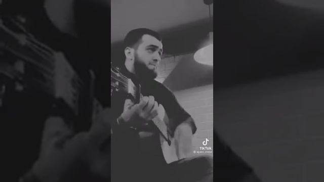 Гитара на Азербайджанском и на Русском языке спел красиво ,тик ток смотреть онлайн