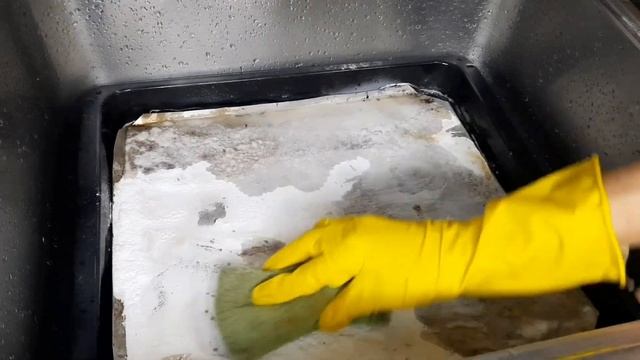 Как отмыть противень от застарелого жира и нагара: народный метод за 5 рублей смотреть онлайн