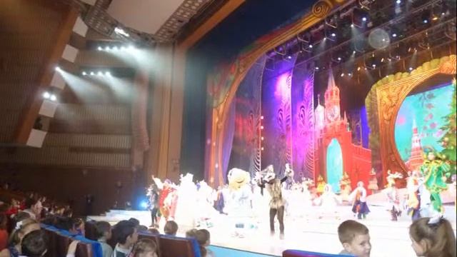 кремлевская ёлка смотреть онлайн