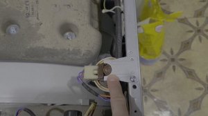 Почему заливается мало воды в стиральную машину и плохо отстирывает вещи.