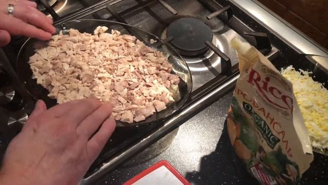 Салат с ананасами, курицей, грибами и сыром (очень вкусный) эпизод №198 смотреть онлайн