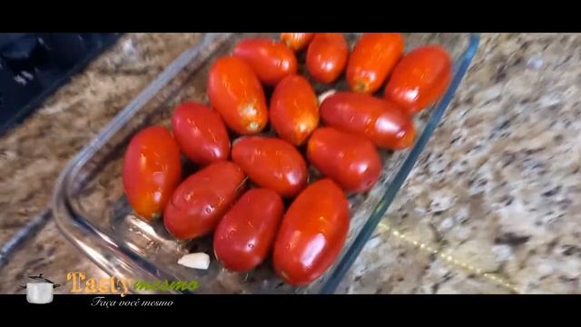 Gnocchi de batata com molho de tomates assados e manjericão (Nhoque). смотреть онлайн