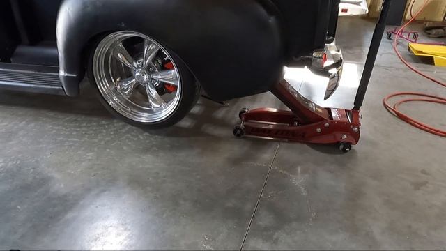 Will a 20 X 10 Fit a 1954 Chevrolet Belair (We Find Out!) смотреть онлайн