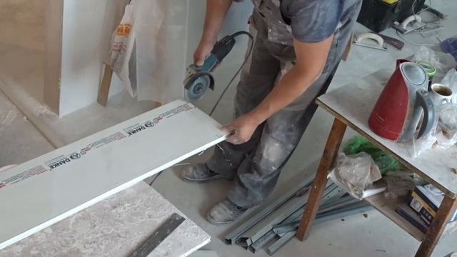 Установка деревянного или пластикового подоконника своими руками первый раз .Видео для начинающих. смотреть онлайн