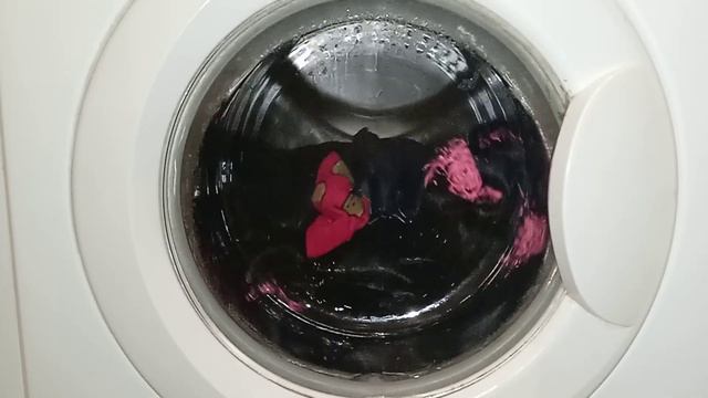 Небольшой заработок) Стираю вещи одногруппнице смотреть онлайн