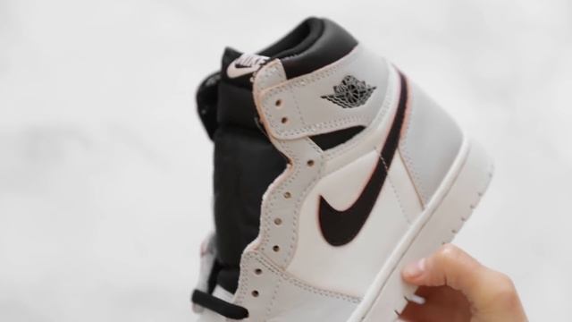 QUICK LOOK + CUSTOMIZING THE JORDAN 1 SB NYC TO PARIS (LIGHT BONE) смотреть онлайн