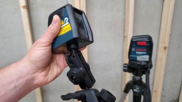 Bosch Red vs Green Cross Line Laser Level Comparison - GLL30 vs GLL40-20g смотреть онлайн