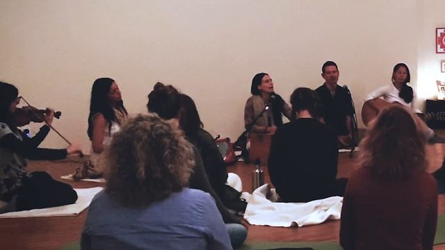 Asatoma Mantra mit Sundari Ma, Herbst 2019 im Soma Studio смотреть онлайн