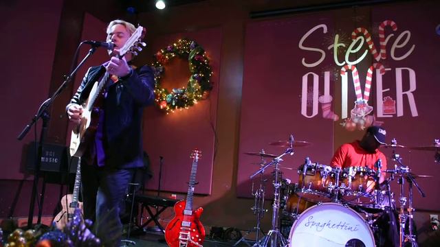 Steve Oliver doing Silent Night. смотреть онлайн