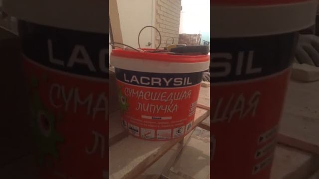 Декоративный кирпич в прихожей. На что клеить гипсовый кирпичик. смотреть онлайн