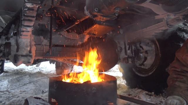 Как прогреть автомобиль зимой в тайге при -40С. НЕ ПОВТОРЯТЬ! смотреть онлайн