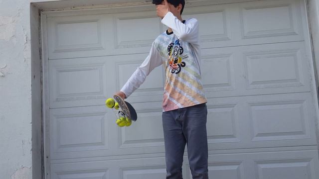 Tennis Ball Skateboard Wheels!! смотреть онлайн