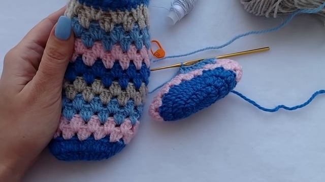 Следки крючком из остатков пряжи МК, подробный МК. Crochet Simple Slippers. смотреть онлайн