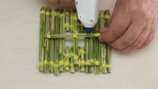 Как Сделать Своими Руками Хижину из Травы Поделки Самоделки смотреть онлайн