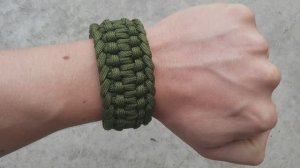 Браслет из паракорда