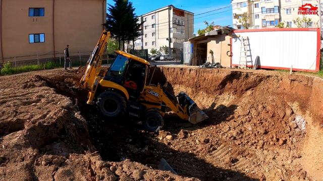 JCB 3CX PRO - That Was Not a Good Idea. Stuck in The Basement смотреть онлайн