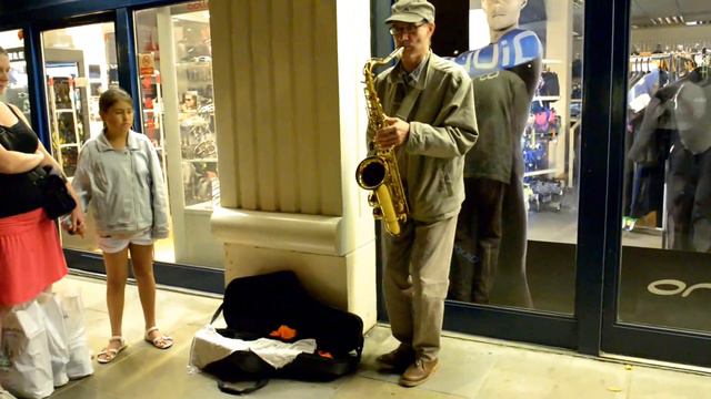 Pink Panther theme - Michael Baldwin [Jazz Tenor Saxophone] - Sax Player Busker street performance смотреть онлайн
