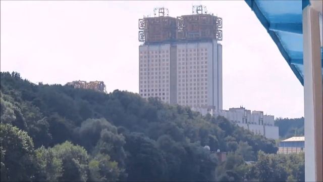 Прогулка по Москве реке смотреть онлайн