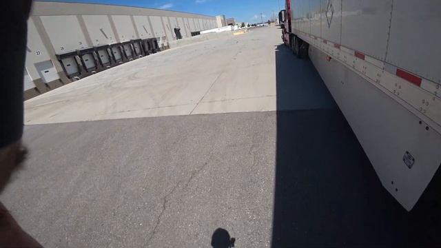 ДАЛЬНОБОЙ ПО США: День рождения в траке смотреть онлайн