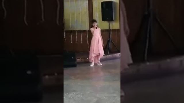 Гавриш Яна . Миллерово , 4 школа .Самая трогательная песня , посвященная первому учителю. 2019 год смотреть онлайн