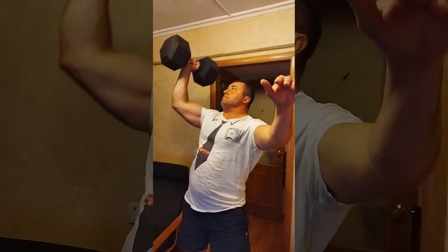 жим гантели 45 кг стоя / dumbbell press 45 kg standing #gym #тренировка #жим #strongman смотреть онлайн