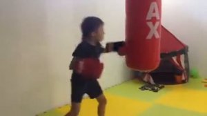 Бокс по груше, Захар 7 лет