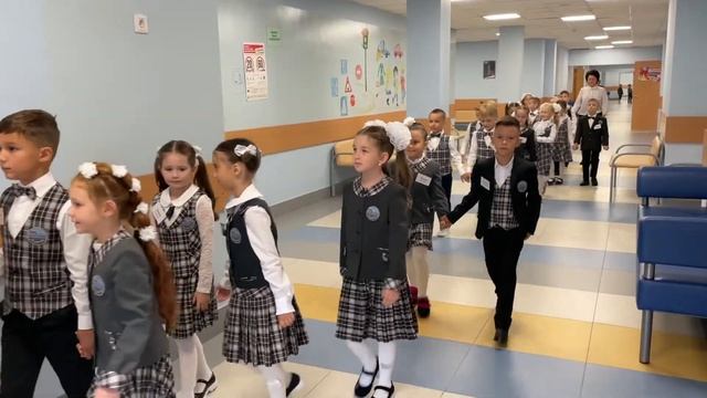 Знакомство с классом 1 сентября // 1 "Е" класс в школе 509 смотреть онлайн