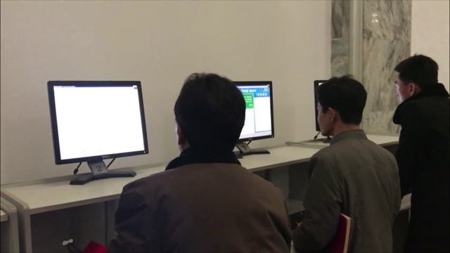 Так сюрреалистично выглядит Интернет кафе в Северной Корее смотреть онлайн